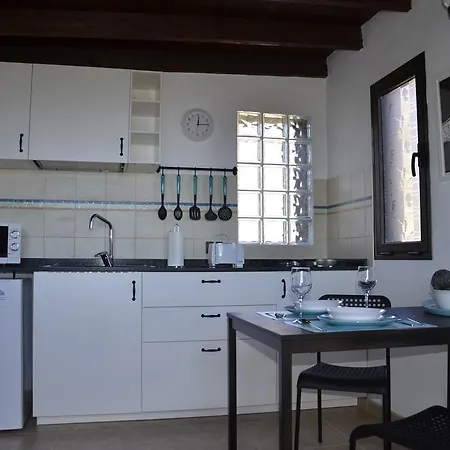 La Casita Del Volcan بيت للعطل يه