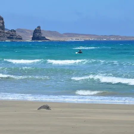 La Casita Del Volcan بيت للعطل يه
