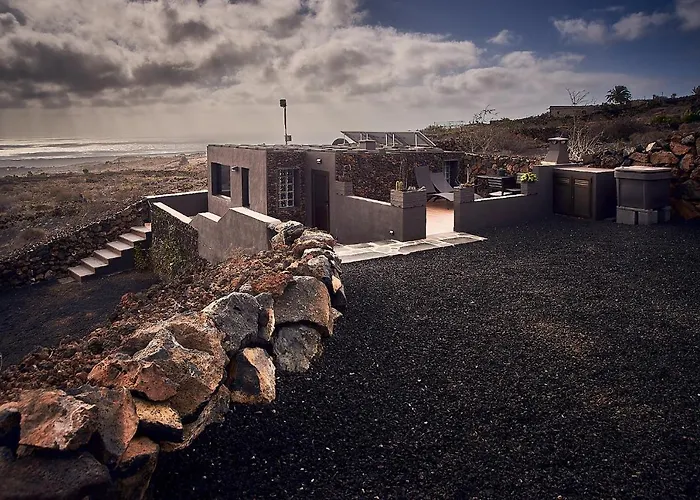 La Casita Del Volcan * Ye